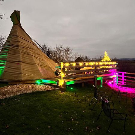Burtree Country House, Tipi'S, Treehouse & Lodge & House Rooms With Hot Tubs In A Private Garden Thirsk Kültér fotó