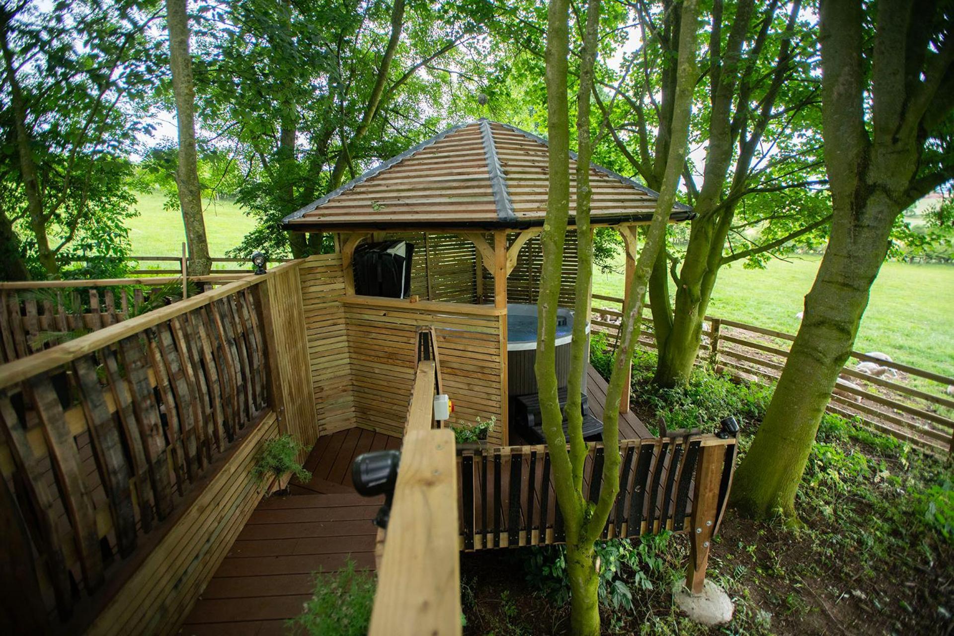 Burtree Country House, Tipi'S, Treehouse & Lodge & House Rooms With Hot Tubs In A Private Garden Thirsk Kültér fotó