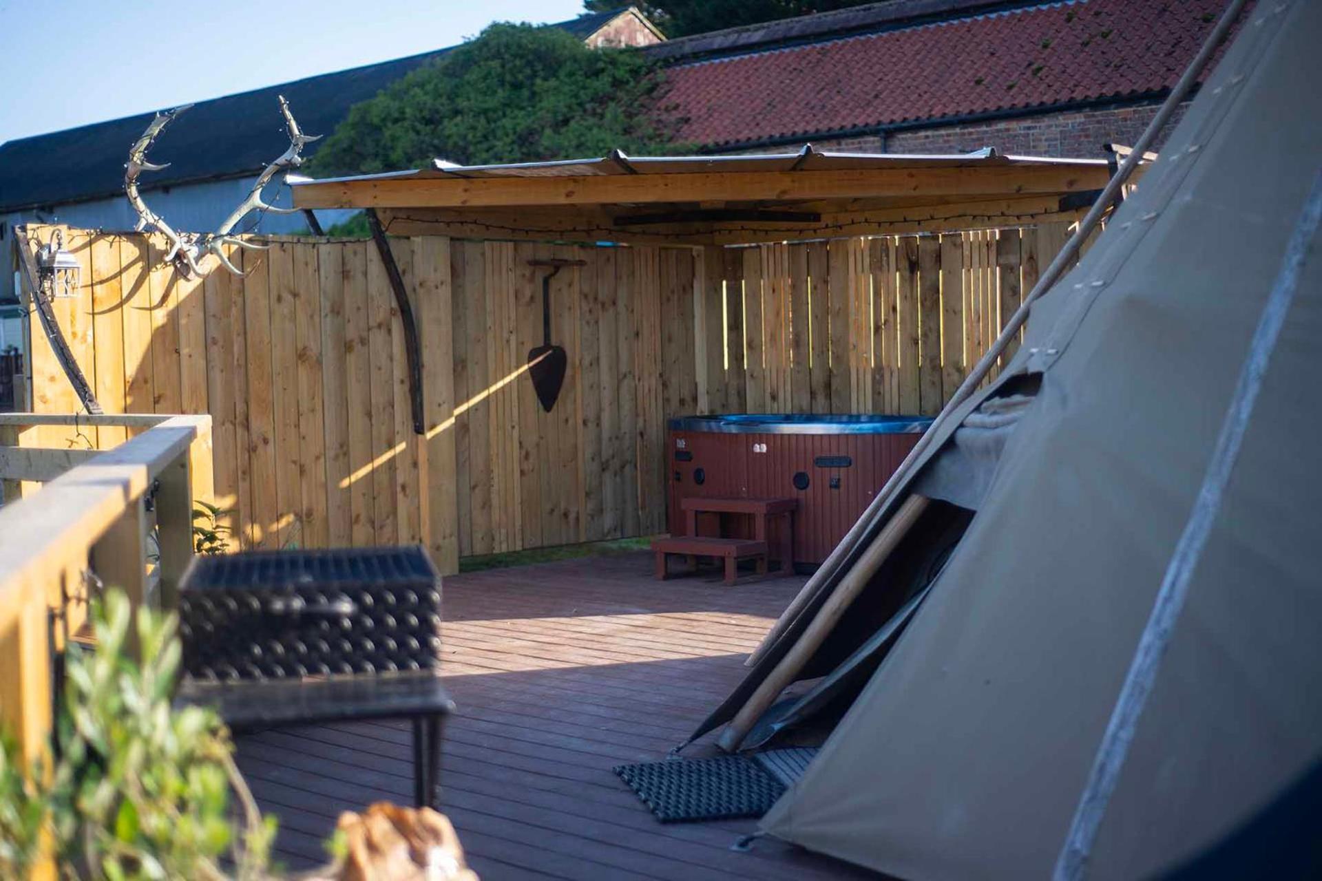 Burtree Country House, Tipi'S, Treehouse & Lodge & House Rooms With Hot Tubs In A Private Garden Thirsk Kültér fotó