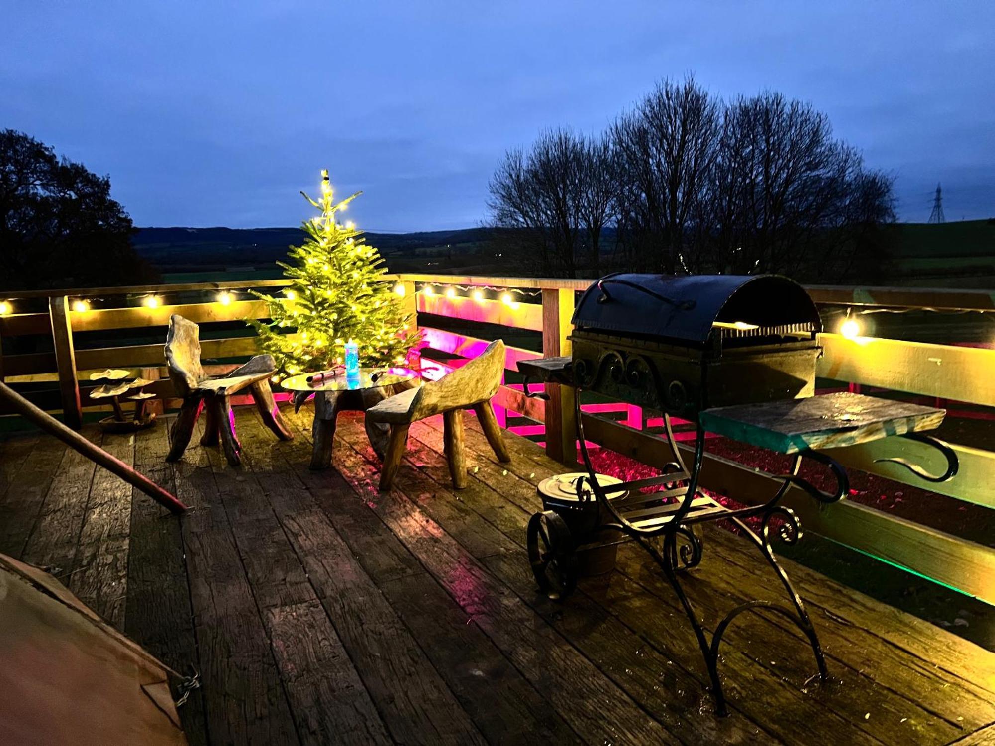 Burtree Country House, Tipi'S, Treehouse & Lodge & House Rooms With Hot Tubs In A Private Garden Thirsk Kültér fotó