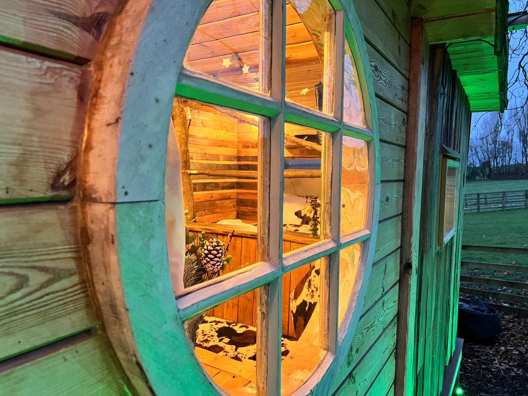 Burtree Country House, Tipi'S, Treehouse & Lodge & House Rooms With Hot Tubs In A Private Garden Thirsk Kültér fotó