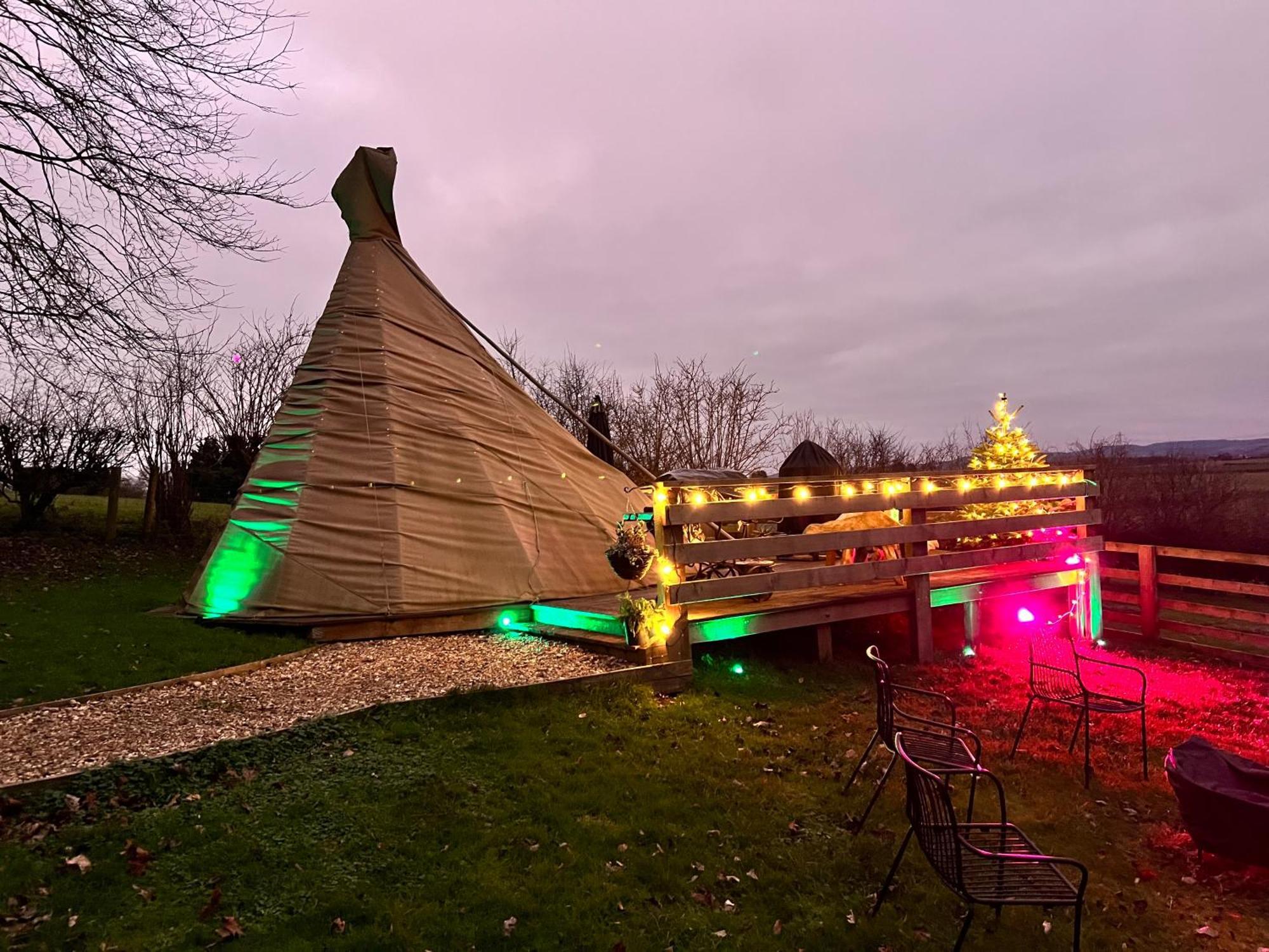 Burtree Country House, Tipi'S, Treehouse & Lodge & House Rooms With Hot Tubs In A Private Garden Thirsk Kültér fotó