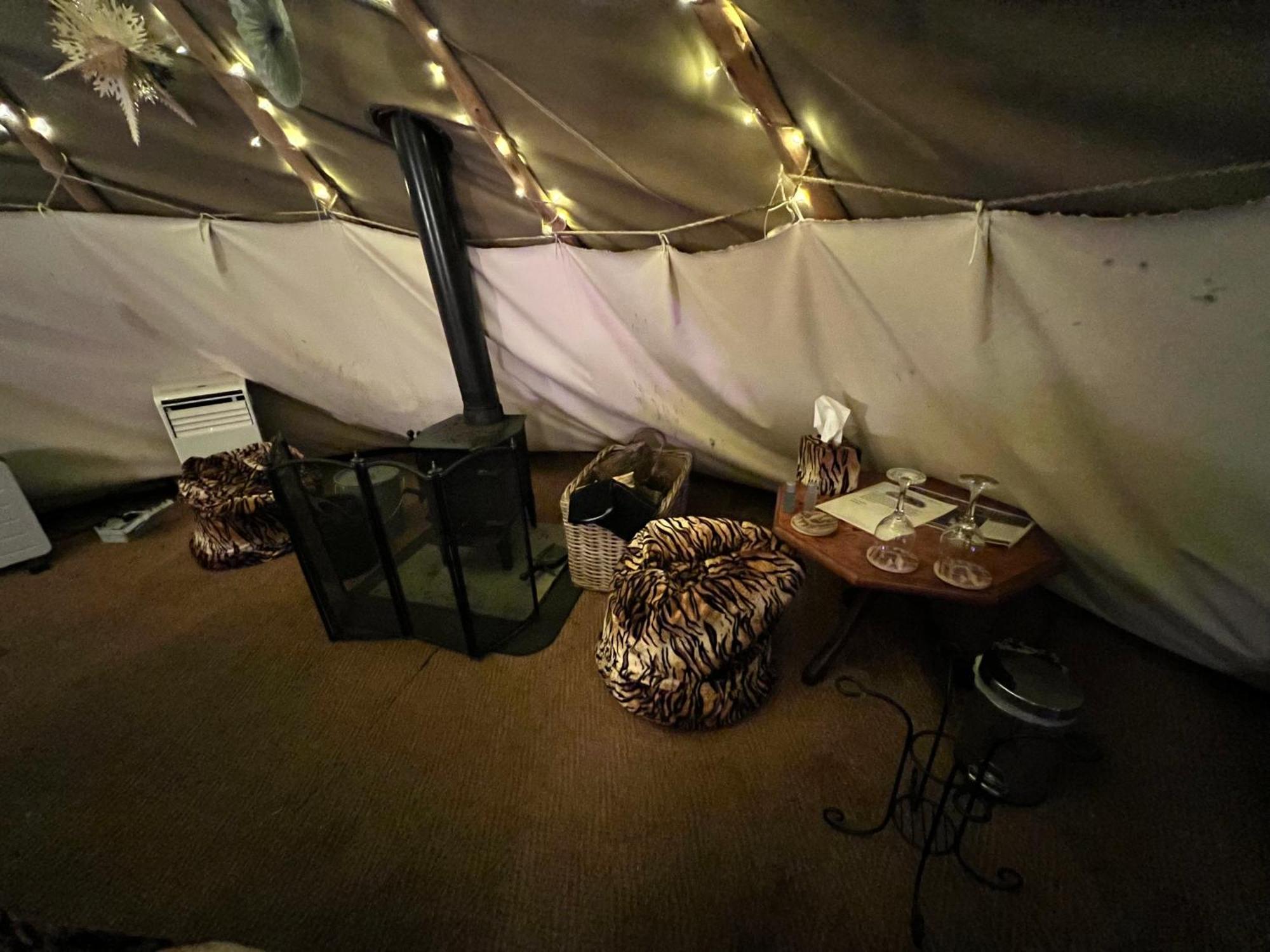 Burtree Country House, Tipi'S, Treehouse & Lodge & House Rooms With Hot Tubs In A Private Garden Thirsk Kültér fotó