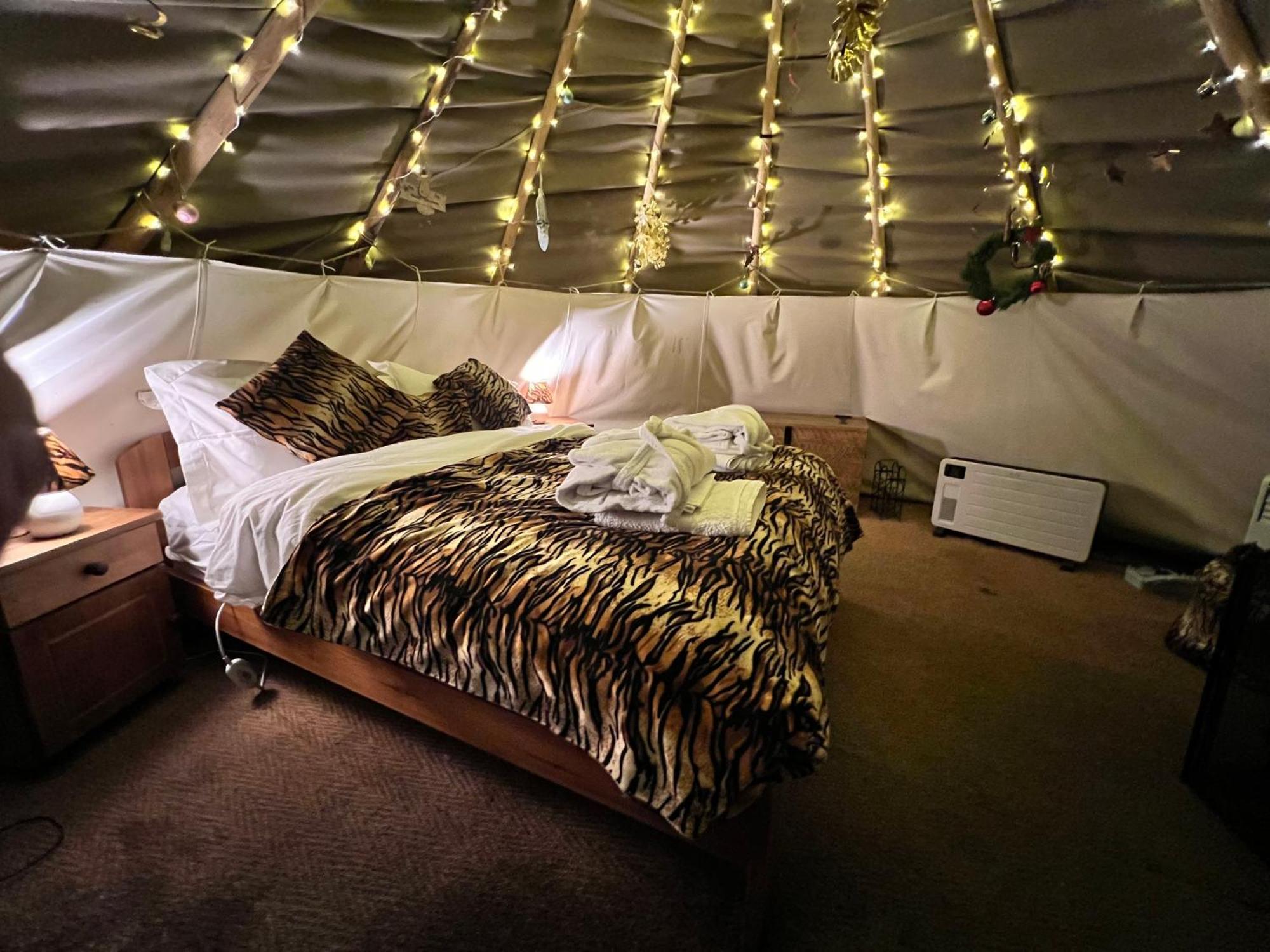Burtree Country House, Tipi'S, Treehouse & Lodge & House Rooms With Hot Tubs In A Private Garden Thirsk Kültér fotó