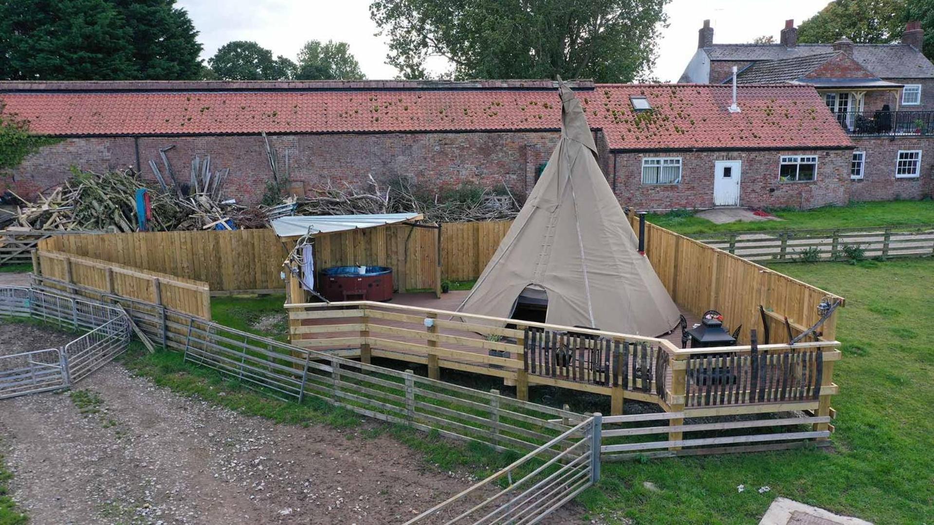 Burtree Country House, Tipi'S, Treehouse & Lodge & House Rooms With Hot Tubs In A Private Garden Thirsk Kültér fotó