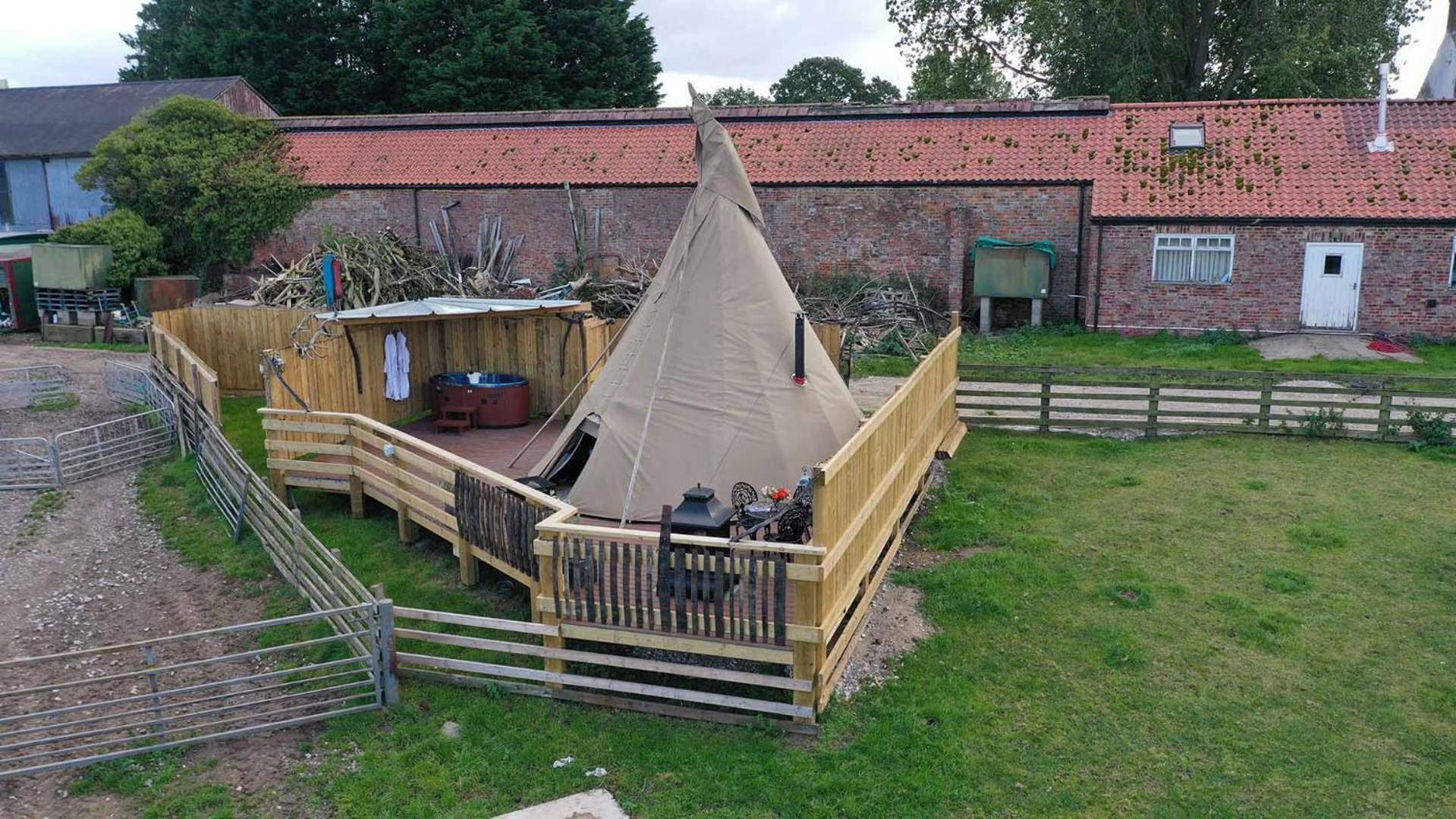 Burtree Country House, Tipi'S, Treehouse & Lodge & House Rooms With Hot Tubs In A Private Garden Thirsk Kültér fotó