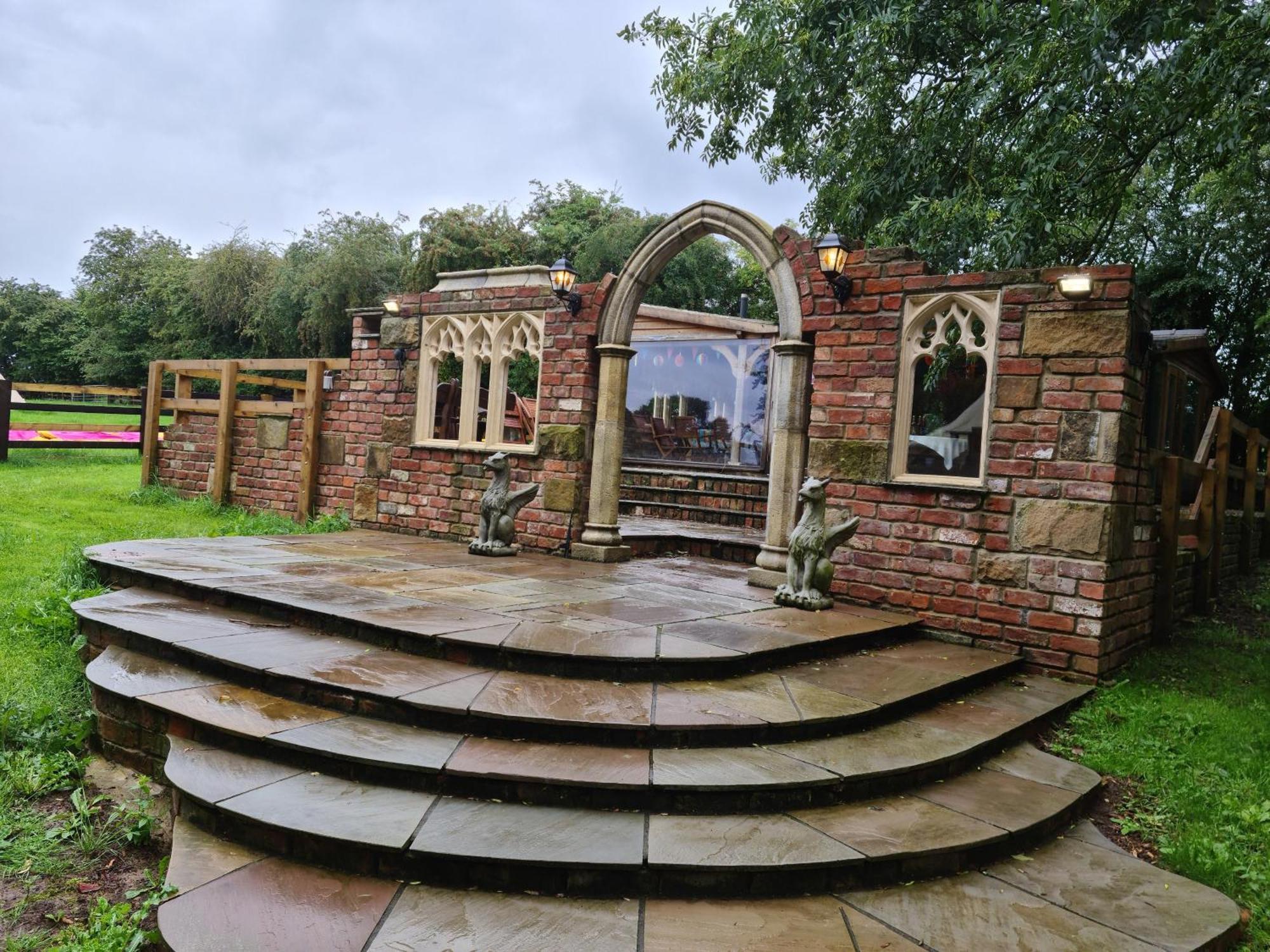 Burtree Country House, Tipi'S, Treehouse & Lodge & House Rooms With Hot Tubs In A Private Garden Thirsk Kültér fotó